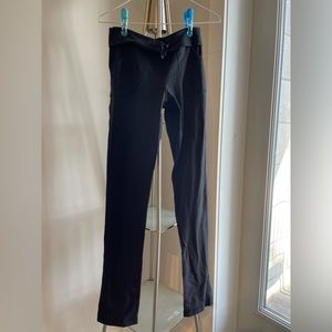 Lululemon - Yoga Pants - Black - Drawstring - Size 6